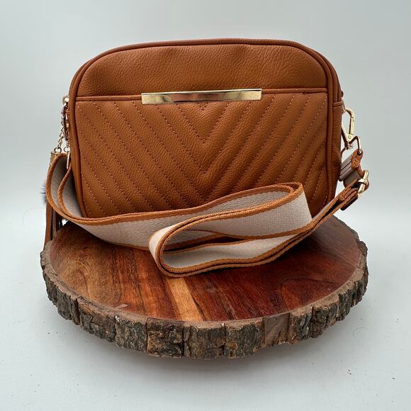 KKXIU Handbags - Quilted Dual Compartment Crossbody Bag Tan Brown Multi Pocket Shoulder Purse EUC